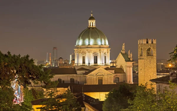 Brescia Koepel Van Duomo Boven Stad Nachts — Stockfoto