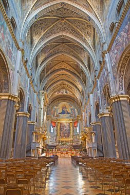 KREMONA, İTALYA - 25 Mayıs 2016 Rönesans freskleriyle Katedral 'in Gotik Sahası.