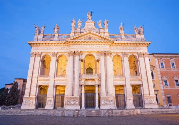 Rom Die Fassade Der Lateranbasilika San Giovanni Laterano Der Abenddämmerung — Stockfoto