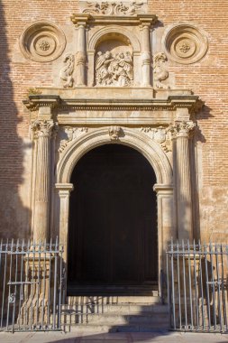 Granada - İglesia de San Ildefonso 'nun Rönesans-barok kapısı