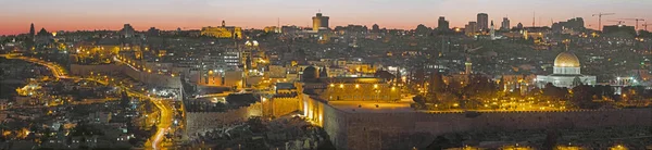 예루살렘 감람산에서 무렵의 도시로 파노라마 — 스톡 사진