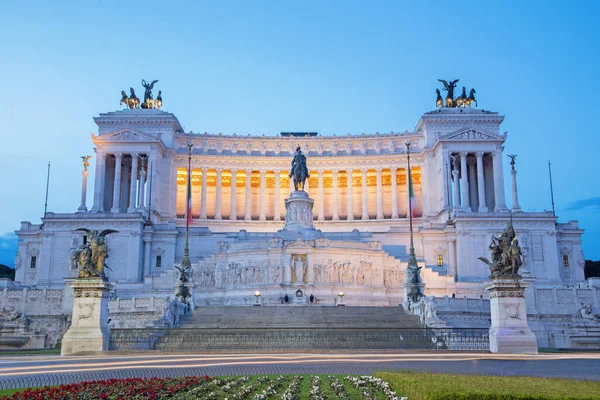 Řím Vittorio Emanuele Pamětihodnosti Soumraku — Stock fotografie