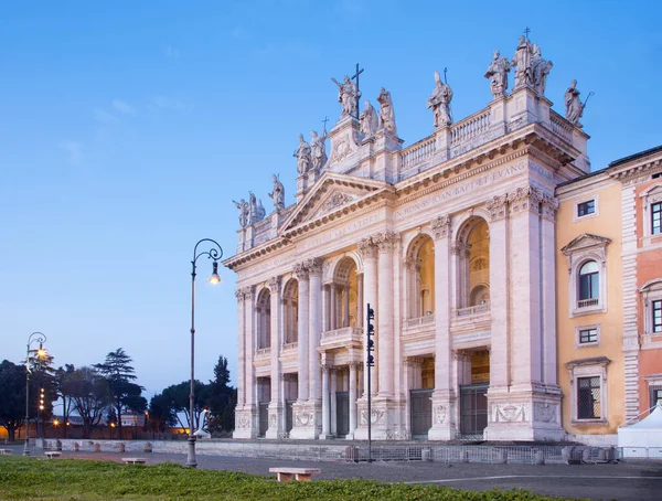 Rzym Fasada Bazyliki Jana Lateranie Bazylika San Giovanni Laterano Zmierzchu — Zdjęcie stockowe