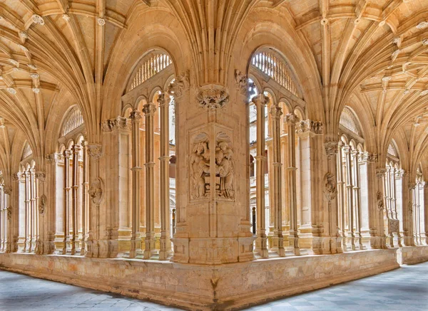 Salamanca Hiszpania Kwiecień 2016 Gotyckie Atrium Klasztoru Convento San Esteban — Zdjęcie stockowe