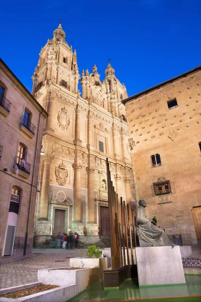 Salamanca Barockportalen Clerecia Pontifical University Skymningen Casa Las Conchas Och — Stockfoto