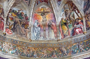 BRESCIA, İTALYA - 21 Mayıs 2016: Cizvit Benedetto da Marone (1550 - 1565) tarafından yapılan Chiesa del Santissimo Corpo di Cristo Kilisesi 'nin ana uygulamasında çarmıha gerilme merkezli freskler.