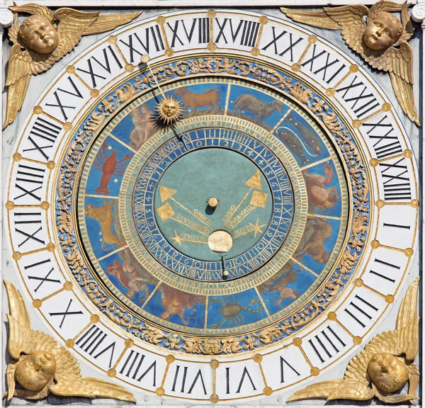 Brescia Włochy Maj 2016 Wieża Zegar Słoneczny Placu Piazza Della — Zdjęcie stockowe