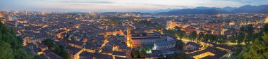 Brescia - Şatodan alacakaranlıkta kasabaya bakışı - panorama.