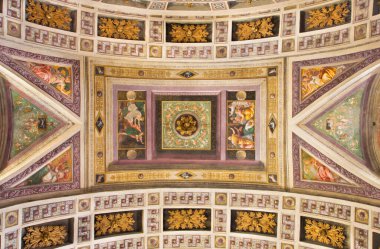 CREMONA, İtalya - 24 Mayıs 2016: Giulio Campi 'nin Chiesa di Santa Rita' daki Eski Ahit sahnelerinin yer aldığı tavan freski (1547)).