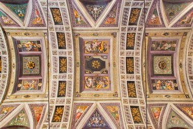 CREMONA, İtalya - 24 Mayıs 2016: Giulio Campi 'nin Chiesa di Santa Rita' daki tavan freski (1547).