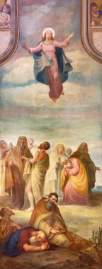 BRESCIA, İtalya - 22 Mayıs 2016: Pietro Servalli 'nin Chiesa di Cristo Re Kilisesi' nde Tanrı 'nın Yükselişi freski (1883-1973)).