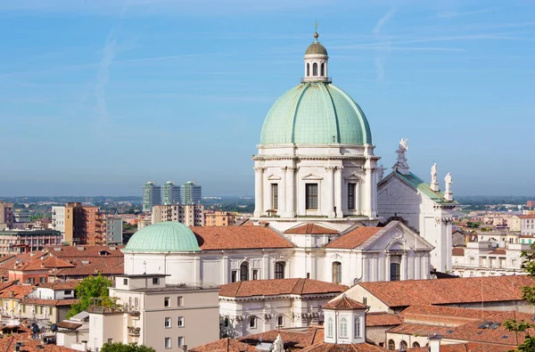 Brescia Duomo Kubbesi Sabah Işığında Şehrin Üzerinde — Stok fotoğraf