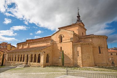 Segovia - Ronanesque Kilisesi Iglesia de San Millan.