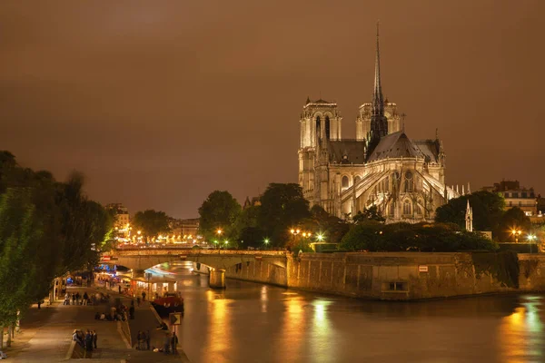 Paris Notre Dame Cathedral Night Lot Young People Riverside — Stock Photo, Image