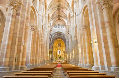 AVILA, İspanya, APRIL - 19, 2016: Bazilika de San Vicente 'nin yuvası