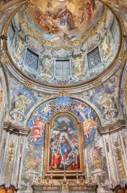 BRESCIA, İtalya - 22 Mayıs 2016: Chiesa di San Francesco d 'Assisi kilisesindeki Lekesiz Şapel ve Grazio Cossali (1563 - 1629) ve G. B. Sassi (1679 - 1762) tarafından Frecoes).