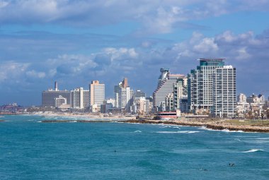TEL AVIV, ISRAEL - 2 Mart 2015: Tel Aviv kıyısındaki bina.