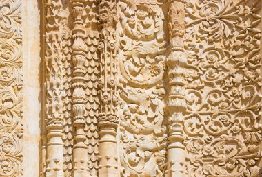 SALAMANCA, SPAIN, APRIL - 17, 2016: Katedralin güney portalının gotik dekorasyonunun ayrıntıları - Katedral Vieja