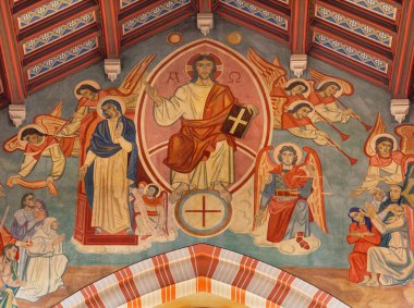 VIENNA, AUSTRIA - 19 Aralık 2016: Ludwig Mayer 'in Brigitta Kirche kilisesinde Pantokrator İsa' nın freski (1834 - 1917)).