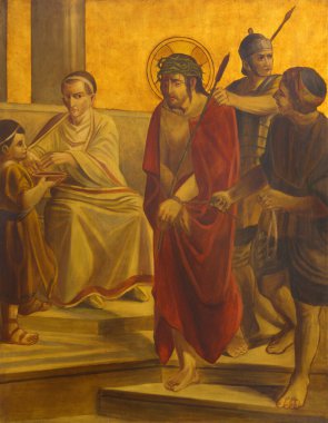 BERLİN, GERMANY, FEBRUARY - 16, 2017: Metal plakadaki boya - Philipp Schumacher 'in (1907 - 1915) Aziz Matthew Kilisesi' ndeki Pilatus için İsa 'nın hükmü).