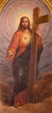 TURIN, İTALYA - 15 Mart 2017: Carlo Morgari 'nin (1939) kilisedeki haçla İsa' nın Kutsal Yüreği tablosu).