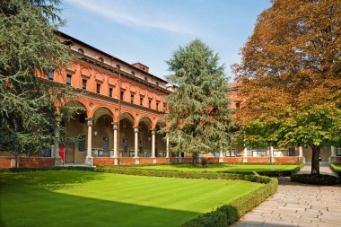 Milan - Katolik Üniversitesi atriyumu