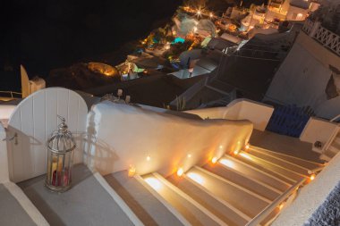 Santorini - Oia 'nın gece bakışı.