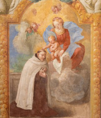 TURIN, İTALYA - 13 Mart 2017: Madonna 'nın freski ve muhtemelen St. John of the Cross kilisesinin yanındaki Chiesa di Santa Teresa kilisesinde 18 sentlik tanınmamış bir sanatçı tarafından..