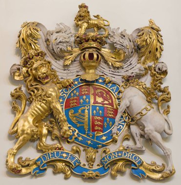 LONDRA, GREAT BRITAIN - 14 Eylül 2017: St Clement Kilisesi 'nde İngiltere kraliyet silahlarının rahatlatılması,.