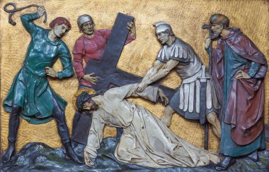 LONDON, GREAT BRITAIN - 17 EYLÜL 2017: 20 Sent 'ten itibaren bilinmeyen sanatçılar İsa' yı St. Marys Pimlico kilisesinde çarmıha gerdiler..