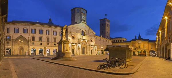 Reggio Emilia Itálie Duben 2018 Piazza Del Duomo Soumraku — Stock fotografie