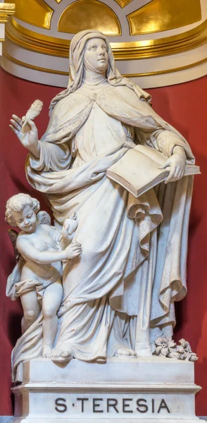 伟大的英国 2017年9月13日 一位不知名艺术家在教堂的布朗普顿音乐厅 圣母的纯洁心脏 创作的阿维拉的圣特雷西亚大理石雕像 — 图库照片