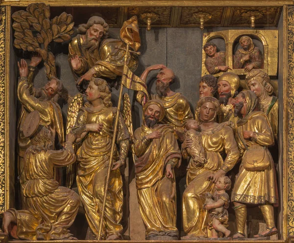Zaragoza スペイン 2018年3月3日 ダミアン要塞による教会イグレシア ミゲル ナバロスのルネサンス期のレリーフを彫刻天国の多角形の穴の入り口 1519年 — ストック写真