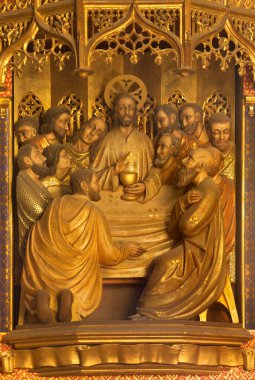 ZARAGOZA, SPAIN - 3 Mart 2018: 19. sentten itibaren Iglesia del Sagrado Corazon de Jesus kilisesindeki son yemeğin kabartması..