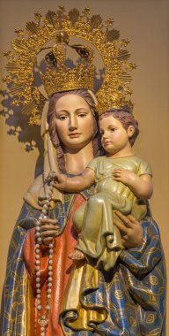 ZARAGOZA, İSPAIN - 2 Mart 2018: 18 'den kalma, Iglesia de la Exaltacin de la Santa Cruz kilisesindeki Michael Archangel' in tablosu..