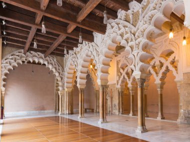 ZARAGOZA, İSPAN - 2 Mart 2018: La Aljaferia Sarayı.