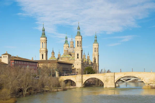 Zaragoza Brug Puente Piedra Basilica Del Pilar Met Rivier Ebro — Stockfoto