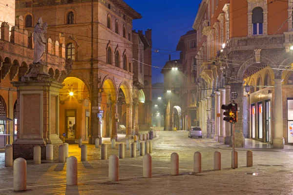 Bologna Het Plein Piazza Della Mercanzia Bij Schemering — Stockfoto