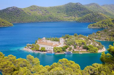 Hırvatistan - Mljet Adası 'ndaki Aziz Mary Manastırı.