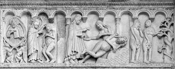 Modena Italy April 2018 Romesque Relief Creation Men Women Facade — 图库照片