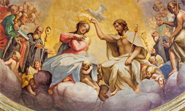 PARMA, İTALYA - 15 Nisan 2018: Cesare Aretusi 'nin 1587' deki Chiesa di San Giovanni Evangelista Kilisesi 'nin ana sahnesinde Meryem Ana Taç Giyme Töreni freski).