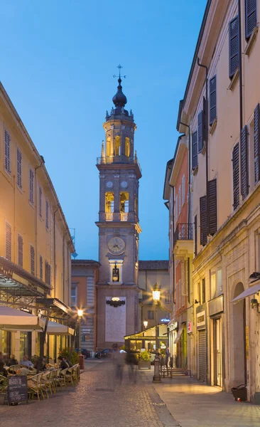 Parma Italy Απριλιου 2018 Δρόμος Της Παλιάς Πόλης Σούρουπο — Φωτογραφία Αρχείου