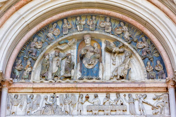 Parma Italien April 2018 Das Romanische Relief Der Madonna Mit — Stockfoto