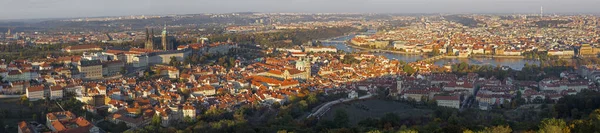 Prag Petrin Den Kasaba Panoraması — Stok fotoğraf