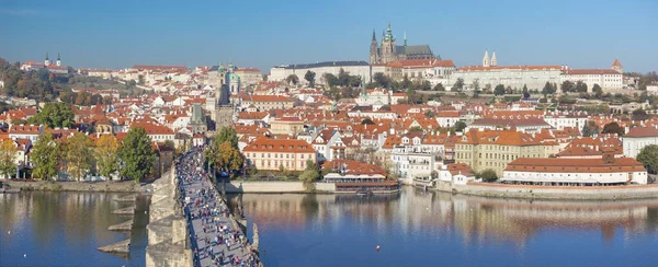 Praga Iglesia San Nicolás Mala Strana Castillo Catedral Atardecer —  Fotos de Stock