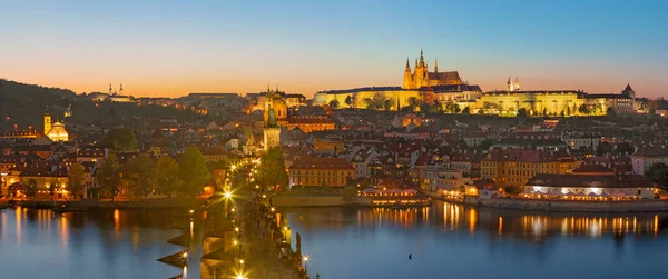 Praga Ponte Carlos Castelo Catedral Com Rio Vltava Entardecer — Fotografia de Stock