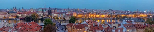 Praha Panorama Města Karlovým Mostem Starém Městě Soumraku — Stock fotografie