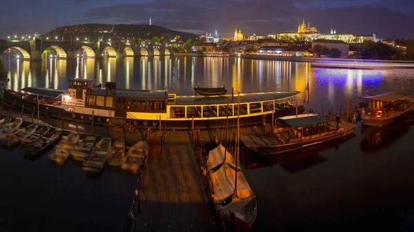 Прага Шарль Замок Собор Невеликою Гаванню Сутінках — стокове фото