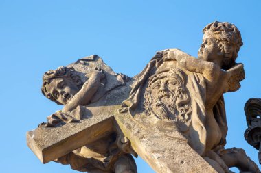 Prag - Charles Köprüsü 'nden Madonna ve St. Bernard' ın Barok Staue 'su. Orijinali Matj Vaclav Jckel, (1709).