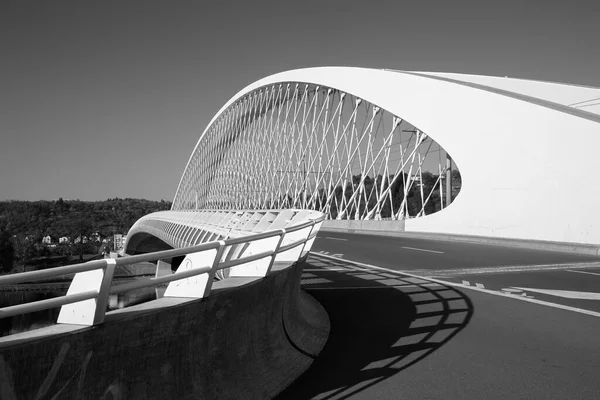 Praga Moderno Puente Arqueado Trjsky Más —  Fotos de Stock